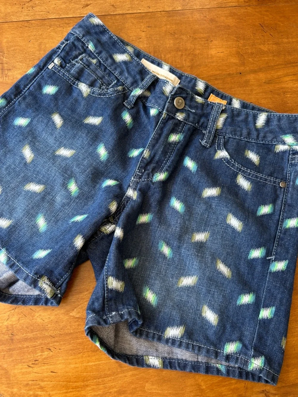 Pilcro and the Letterpress Denim Shorts, size 27 - Picture 8 of 8
